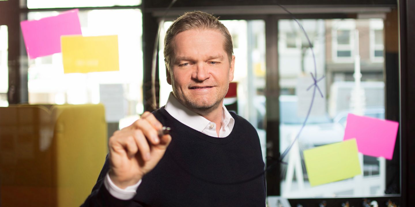 Jürgen Borgartz, Geschäftsführer von EOS Deutschland